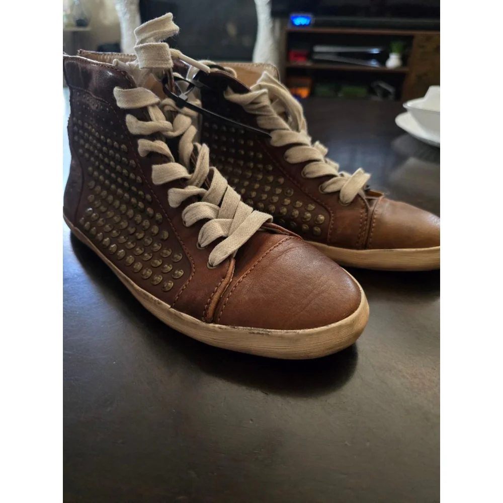 Rare Women's Frye Brown Leather Studded High Top Sneakers Size 7.5 EUC